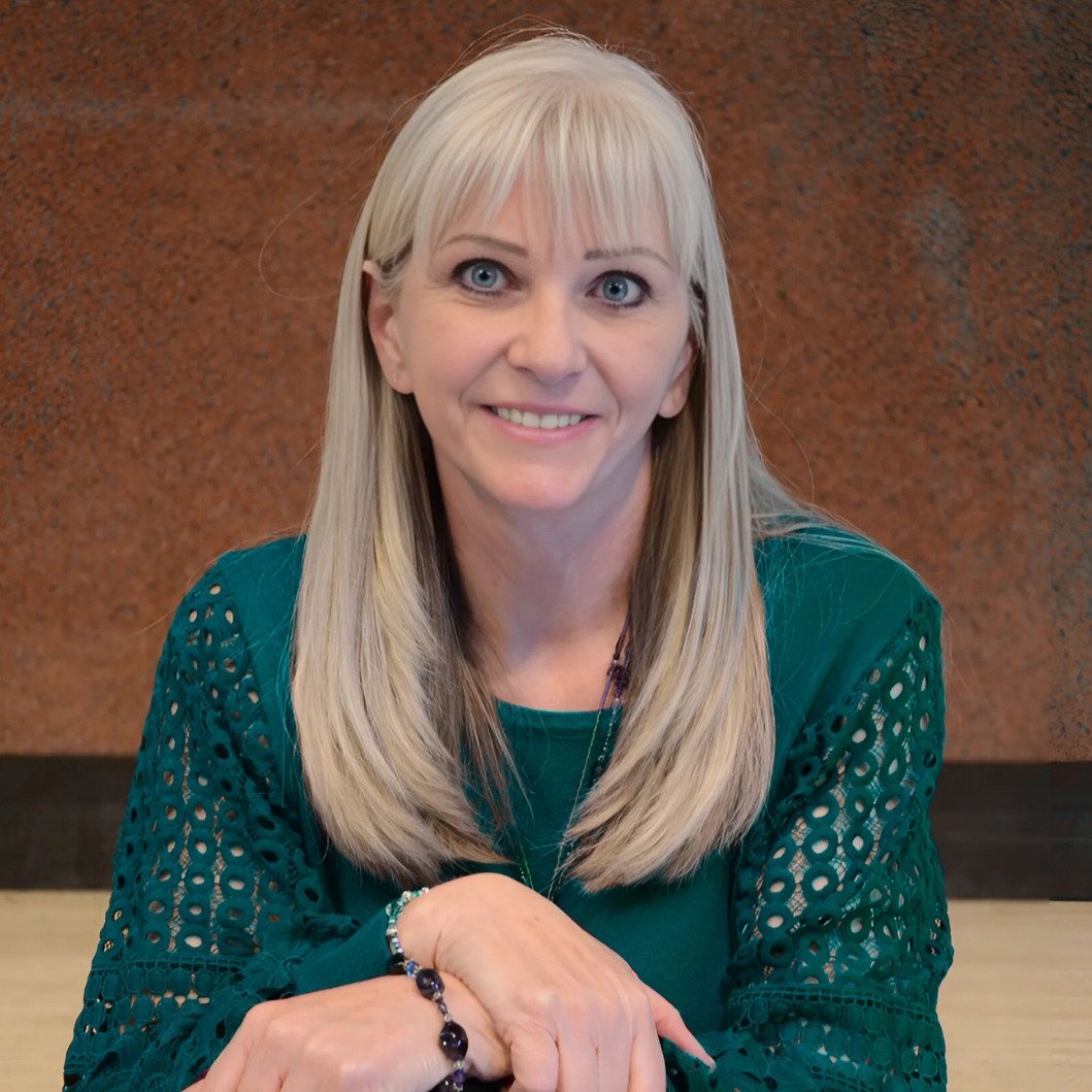 Julie Kelly - Professional null Speaker