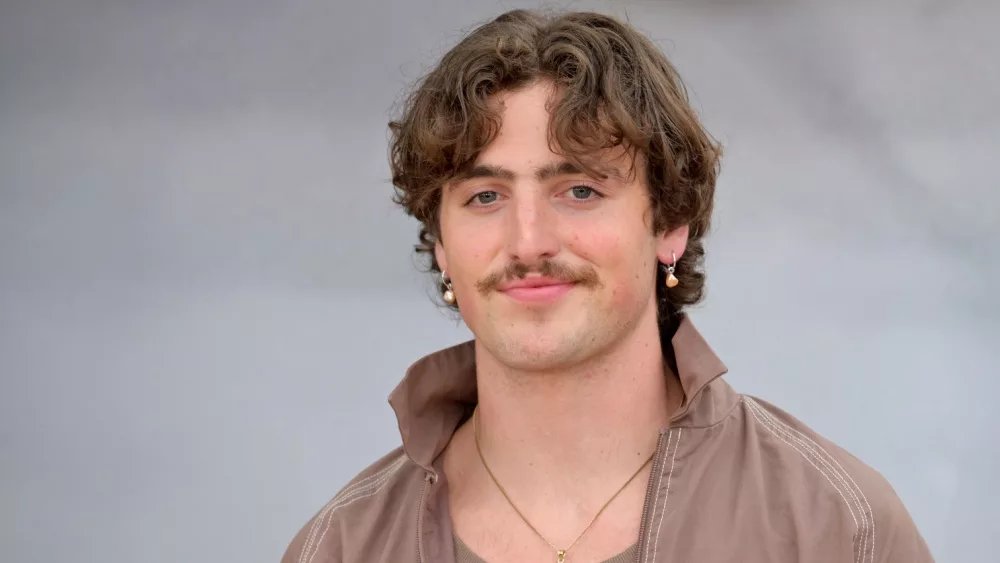 Benson Boone - Professional Speakers Booking