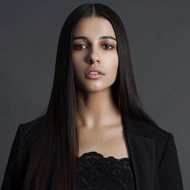 Naomi Scott - Professional null Speaker