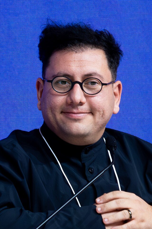 Refik Anadol - Professional Speakers Booking