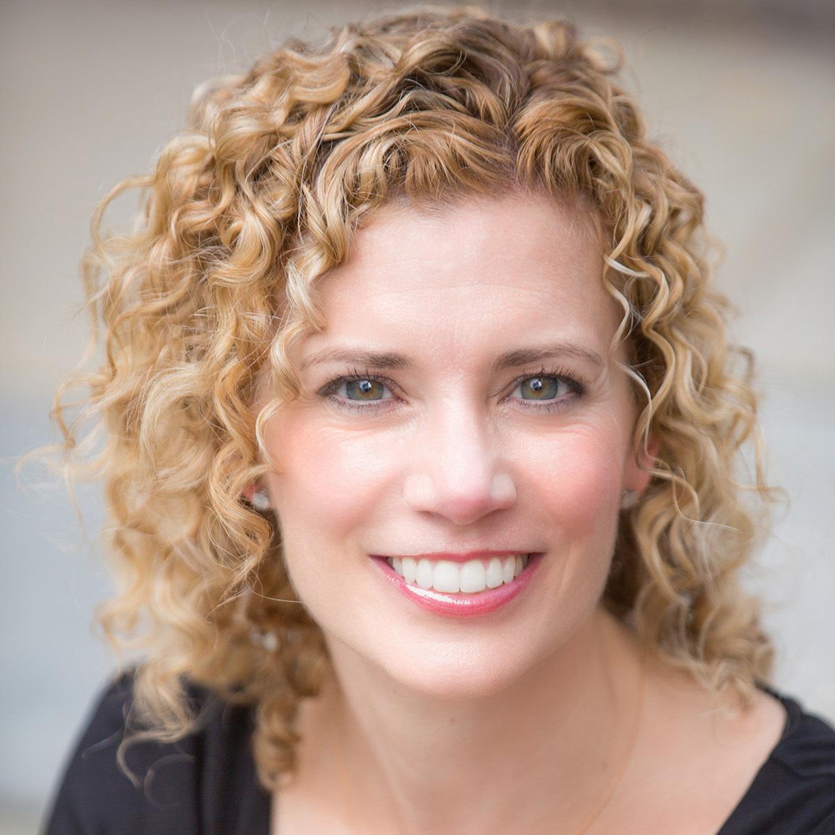 Elatia Abate - Professional Speakers Booking