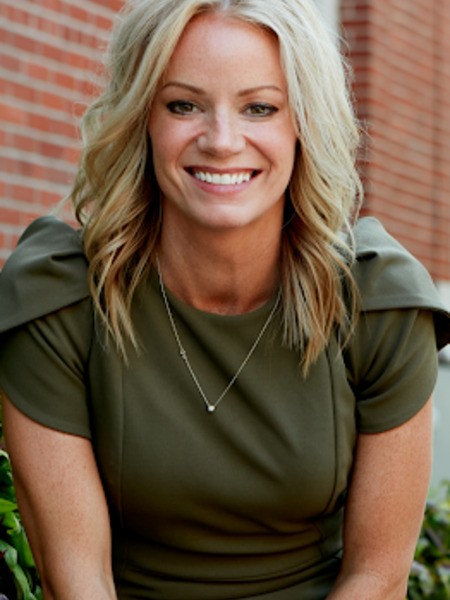 Alyson Van Hooser - Professional null Speaker