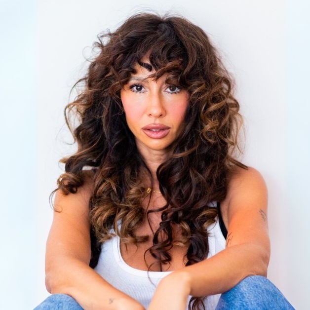 Jackie Cruz - Professional null Speaker