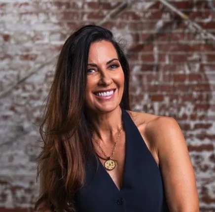 Dr. Kristen Holmes - Professional Speakers Booking