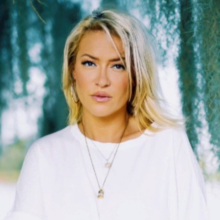 Kaya Jones - Professional Speakers Booking