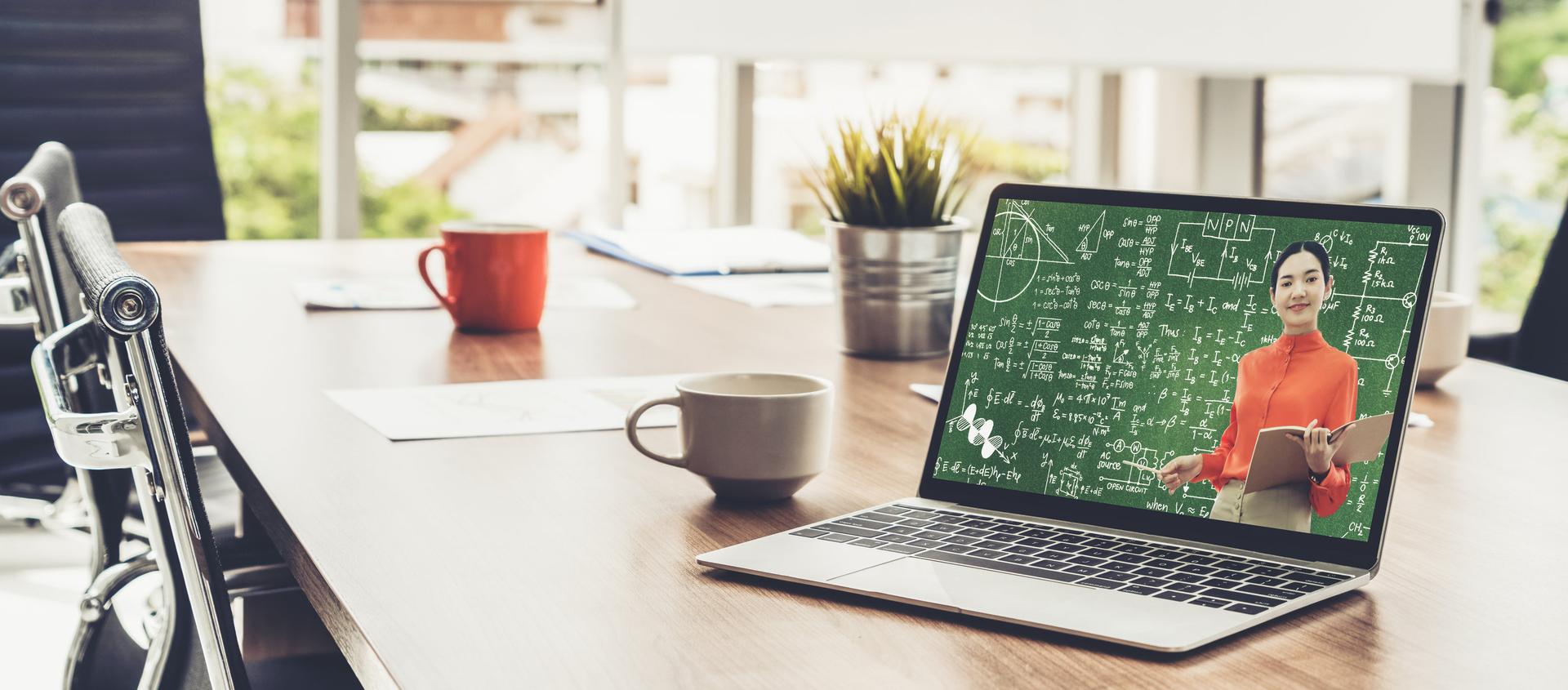 Remote Work Keynote Speakers hero