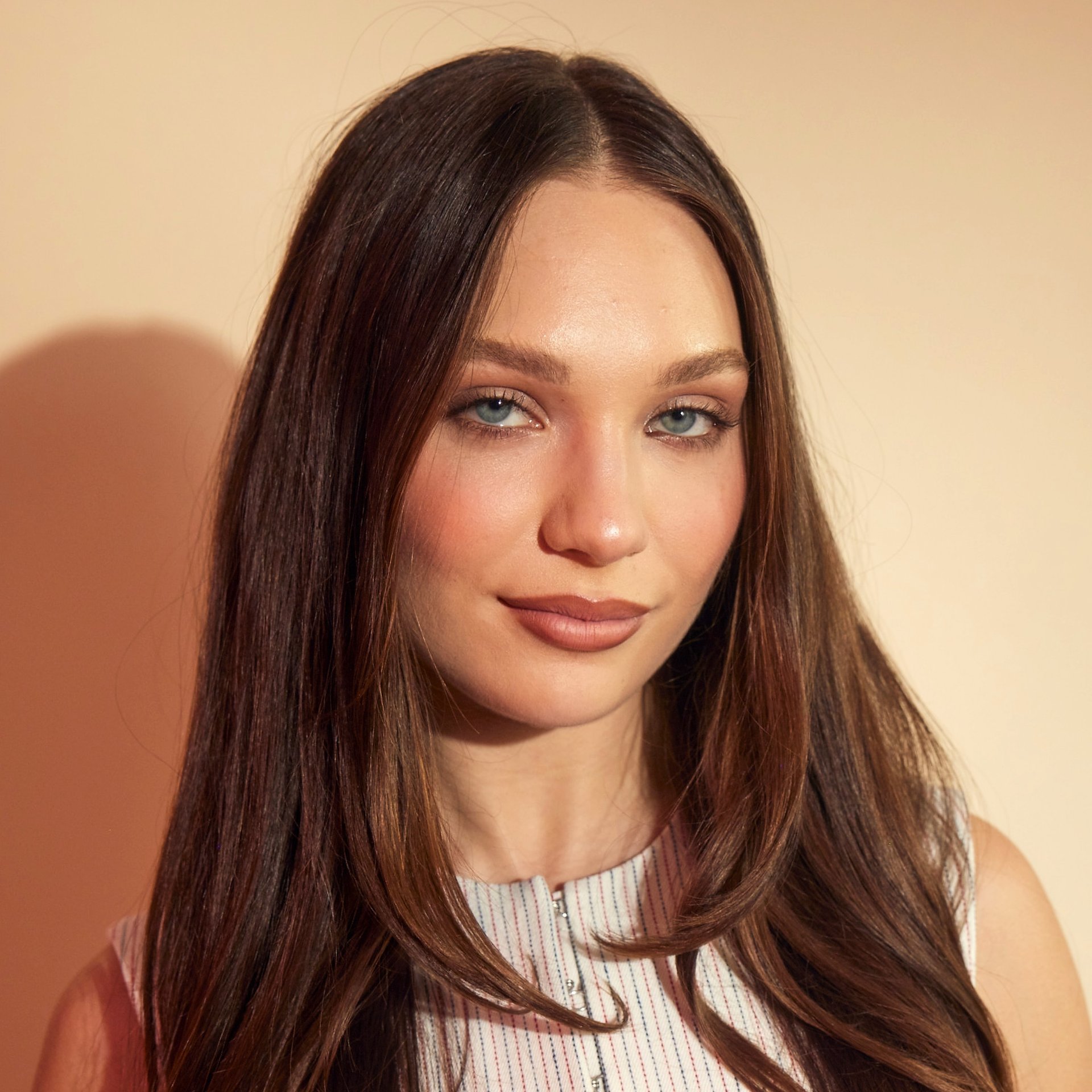 Maddie Ziegler - Professional null Speaker