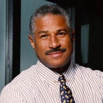 Felipe Luciano - speakerbookingagency