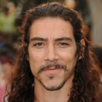 Oscar Jaenada's Booking Agent and Speaking Fee - Speaker Booking Agency